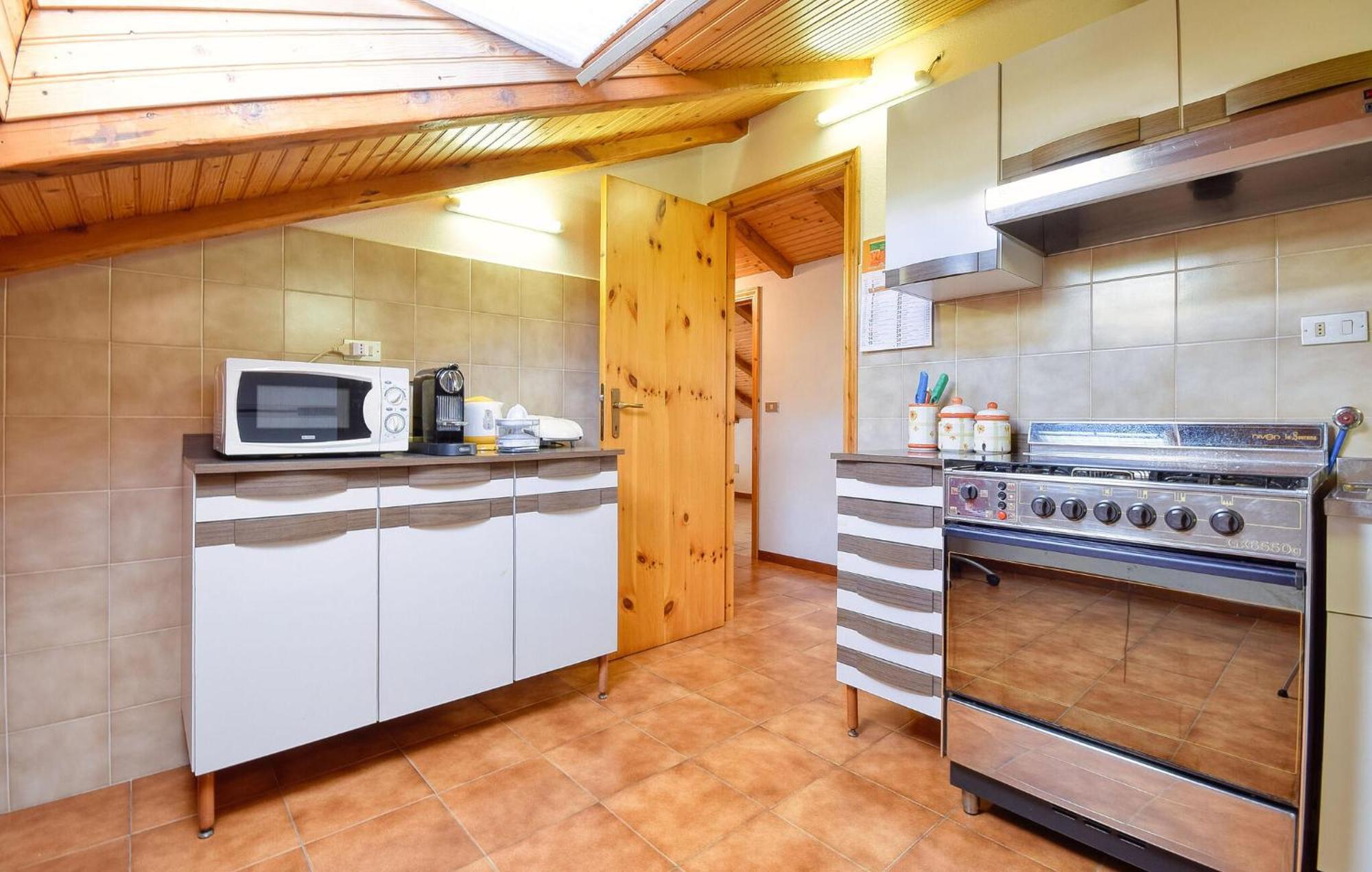 2 Bedroom Stunning Apartment In Moneglia Ngoại thất bức ảnh